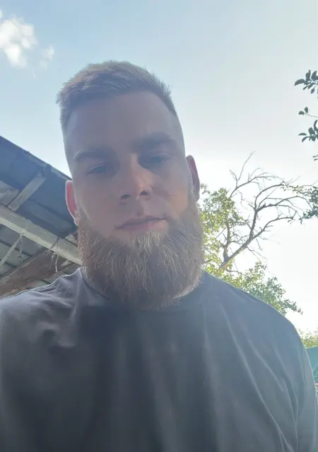 Максим из Павлограда, мне 24, познакомлюсь без обязательств