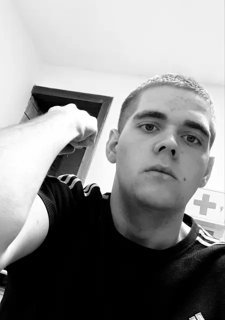 Иван з Луганська, шукаю на сайті знайомства без зобов'язань