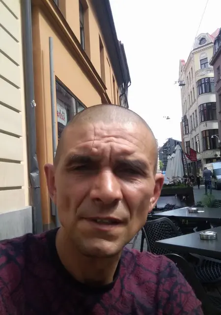 Валерий из Гайсина, ищу на сайте знакомства на одну ночь