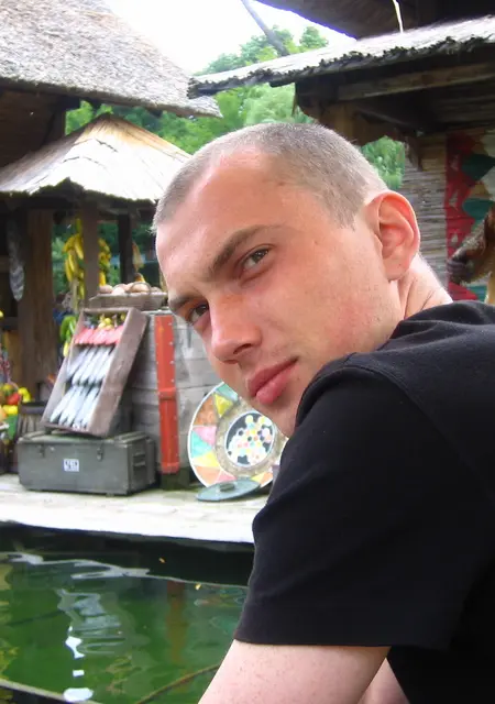 Я Виталий, 25, знакомлюсь без обязательств в Столбцах