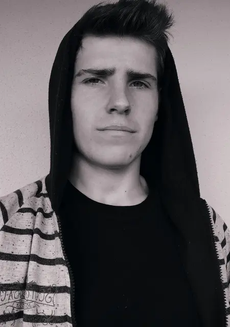 Станислав из Павлограда, мне 23, познакомлюсь для дружбы