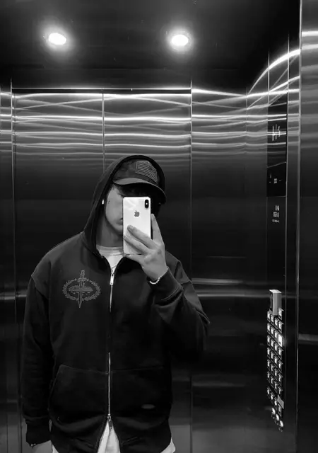 Я Nikita, 18 років з Одеси, шукаю знайомство для вірт