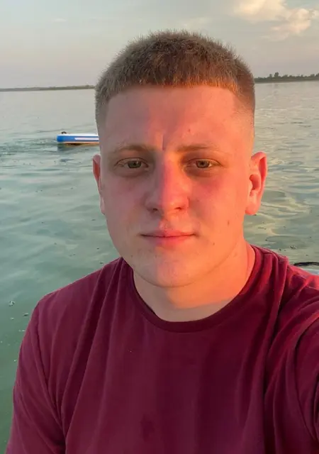 Артем из Горишних Плавней, мне 19, познакомлюсь для вирта