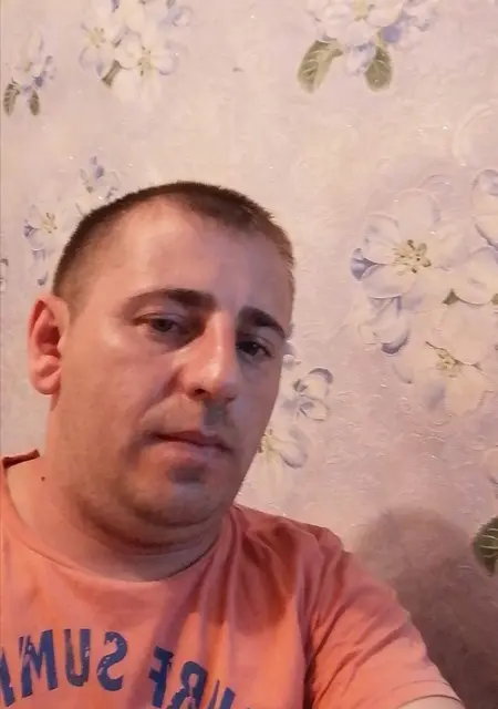 Я Руслан, 39, знакомлюсь на одну ночь в Конотопе