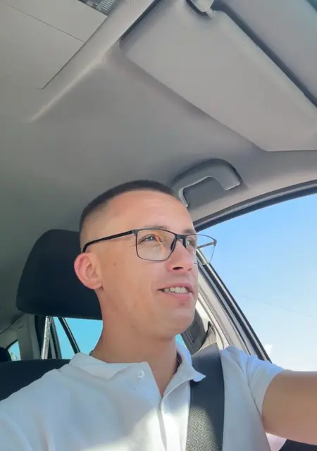 Я Andrii, 31 років з Запоріжжя, шукаю знайомства без зобов'язань