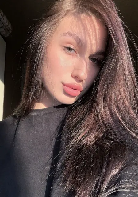 Я Света, 20 років з Донецька, шукаю знайомство для спілкування