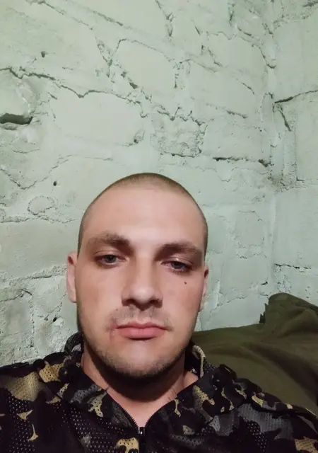 Я Андрей, 25, знакомлюсь на одну ночь в Новоазовске