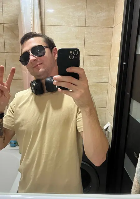 Я Александр, 28 років, знайомлюсь для відкриті стосунки у Луганську