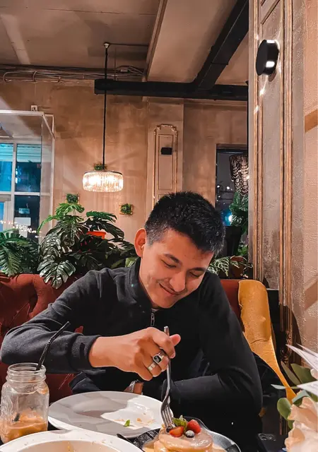 Я Нурлан, 23, знакомлюсь на одну ночь в Караганде