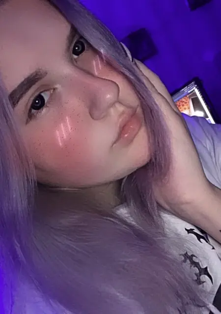 Катя из Речицы, мне 21, познакомлюсь на одну ночь