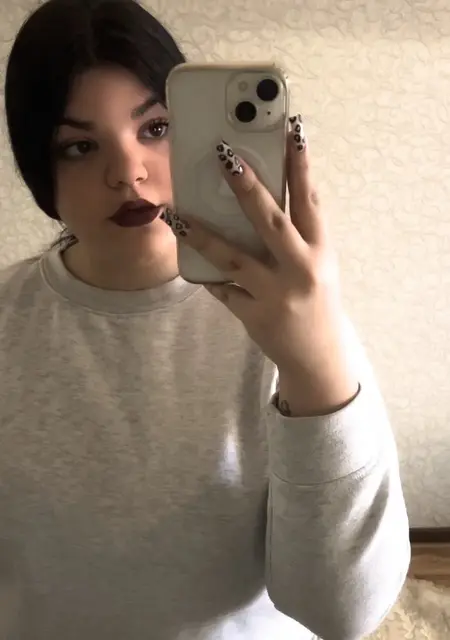 Даша з Суми, шукаю на сайті знайомства на одну ніч