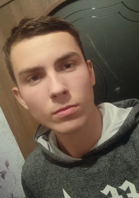 Я Деня, 21, из Геническа, ищу знакомство для постоянных отношений