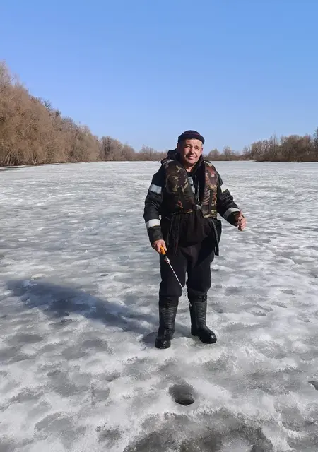 Я Дмитрий, 53, из Речицы, ищу знакомство для приятного времяпровождения