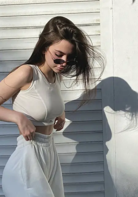 Я Анна, 31 років з Маріуполя, шукаю знайомства без зобов'язань