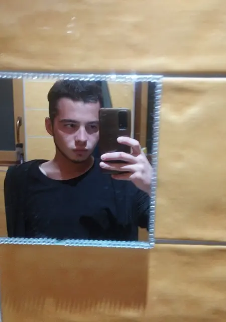 Oleg из Коломыи, мне 20, познакомлюсь для приятного времяпровождения