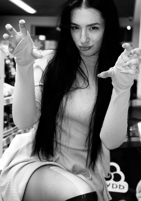 Я Анна, 21, знакомлюсь для приятного времяпровождения в Славянске