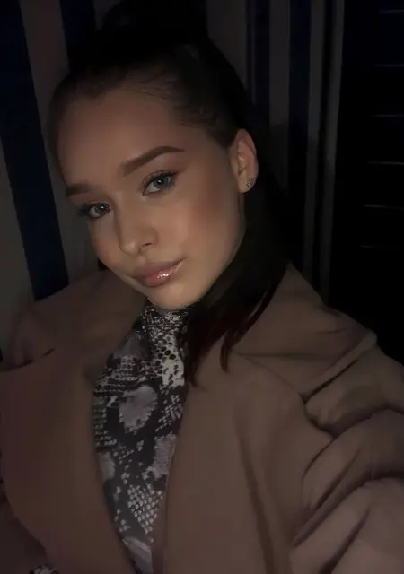 Я Dmitrievna, 22, из Могилёва, ищу знакомство для общения